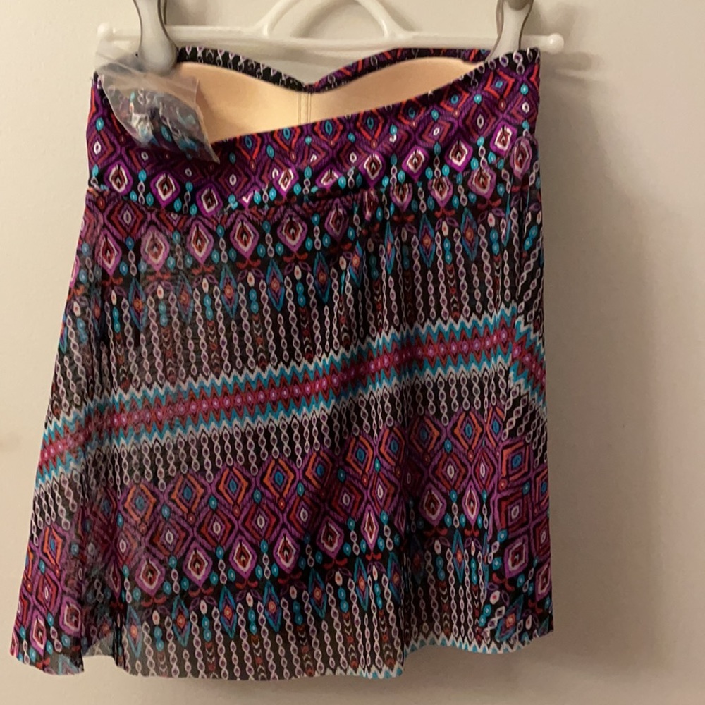Bathing suit top. Adjustable removable straps. NWT - Picture 3 of 5
